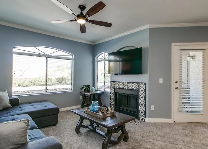 Holiday home New Listing Remodeled In North Scottsdale
